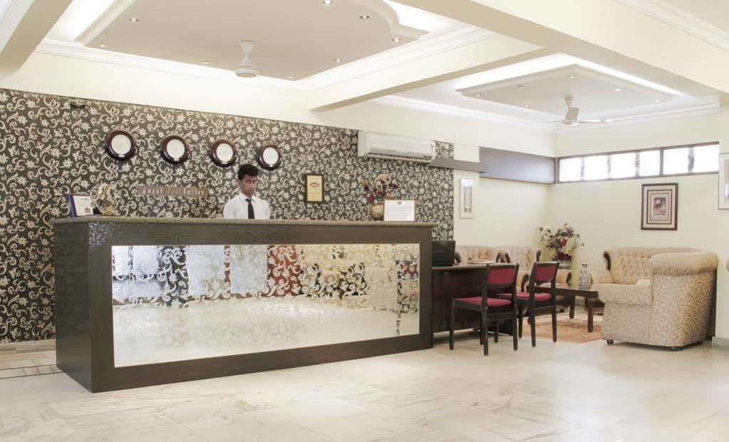 Hotel Genx Banjara Hill 1589 Hyderabad Exterior foto
