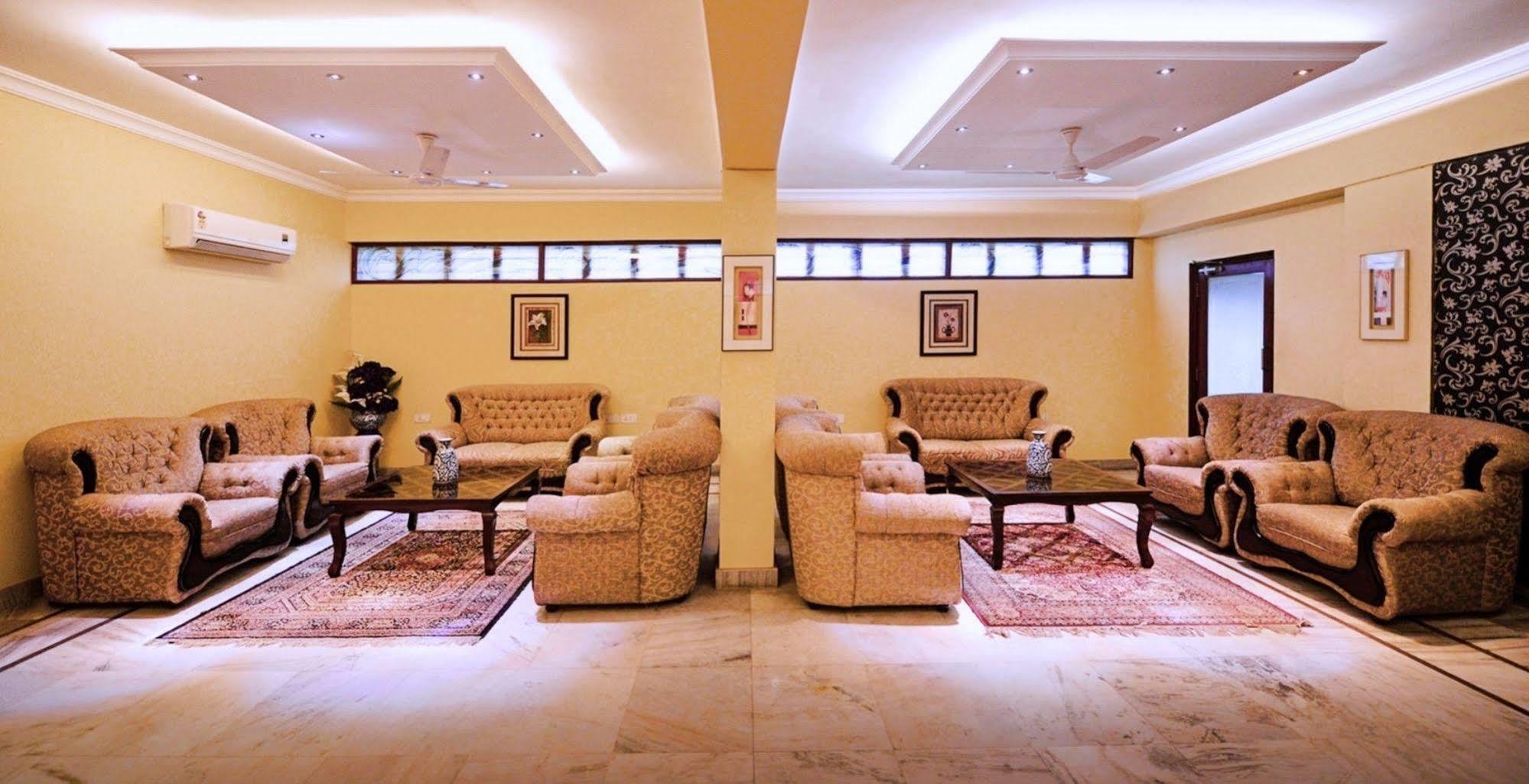 Hotel Genx Banjara Hill 1589 Hyderabad Exterior foto